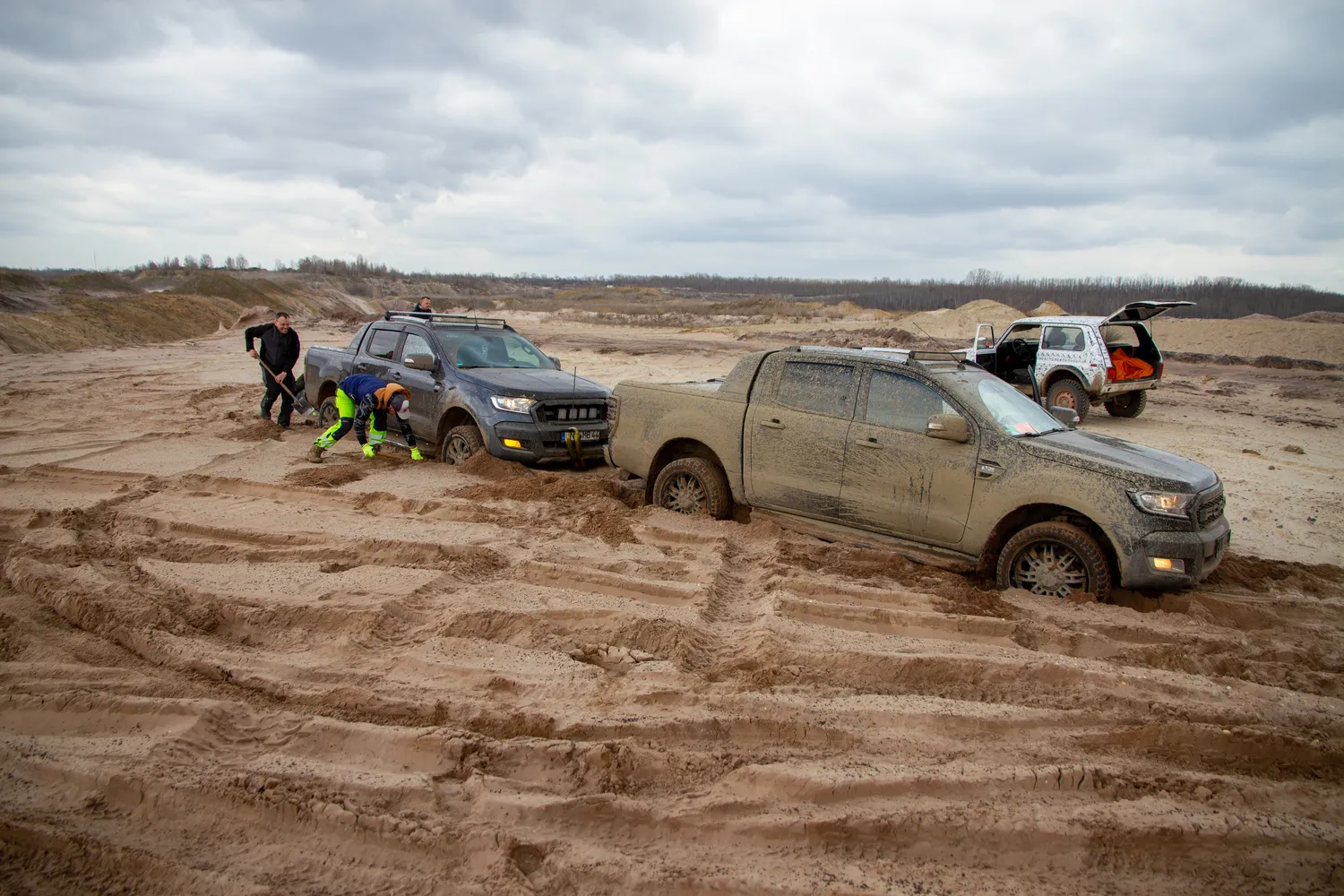 Quadfactory Beitler, Geländewagentour, Abschleppen von Fahrzeugen aus dem Schlamm